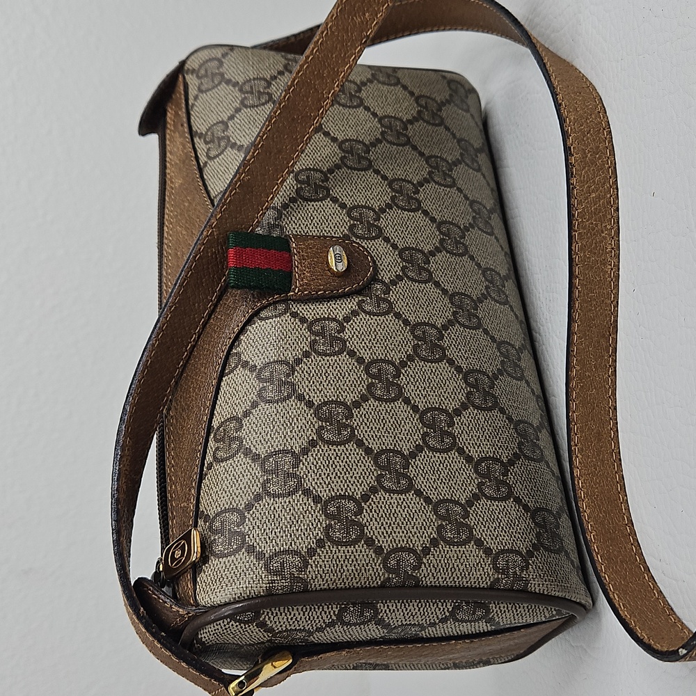 Authentic Gucci GG Supreme Monogram Crossbody Shoulder Bag